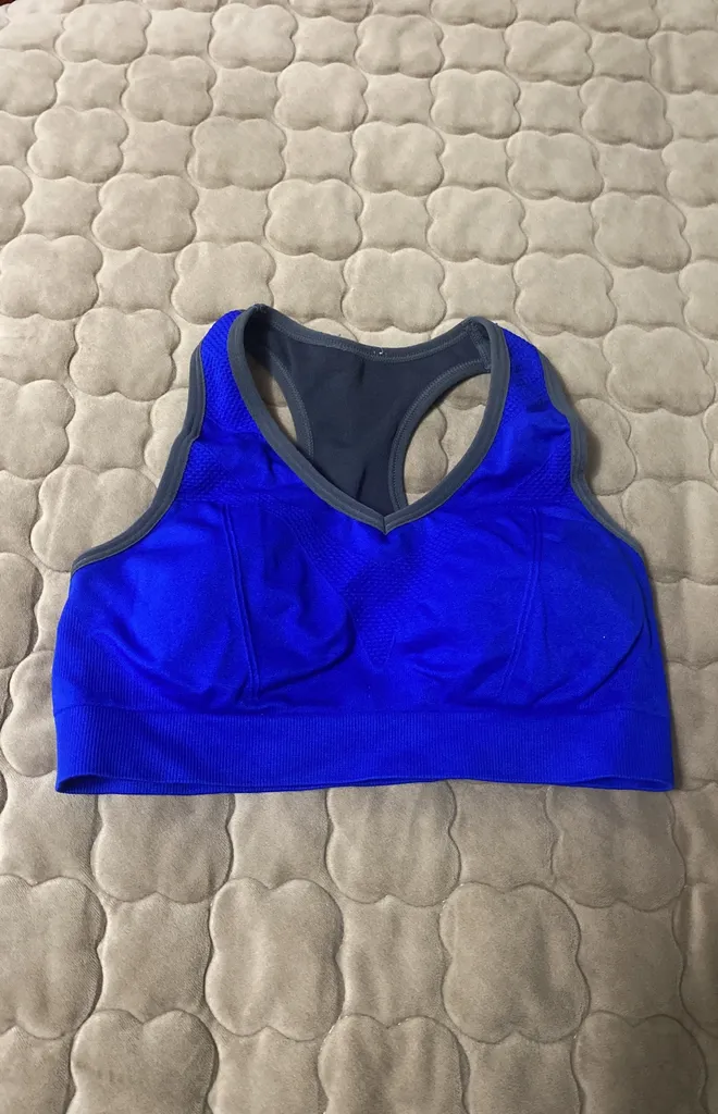 Sport bra photo 1