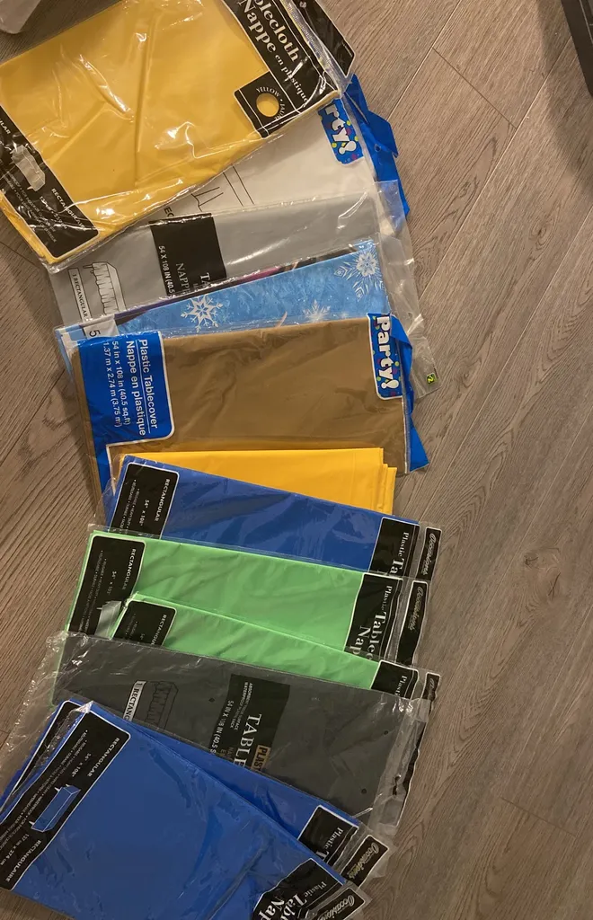 plastic table cloth photo 1