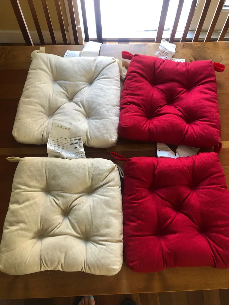 4 Seat Cushions photo 1