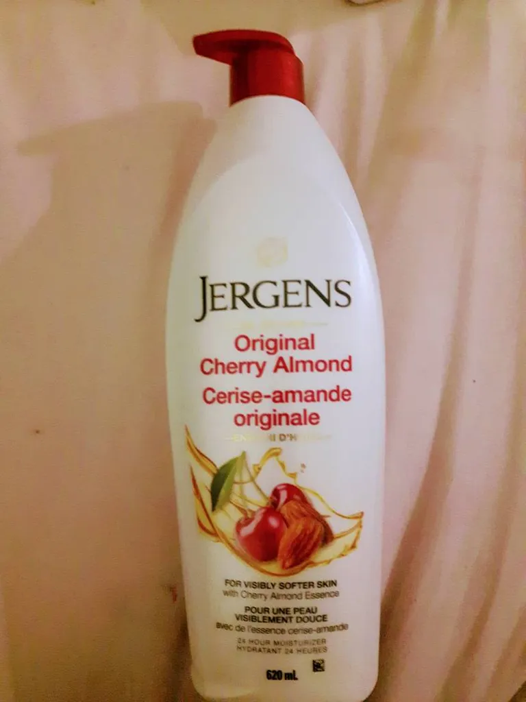 JERGENS BODY LOTION photo 1