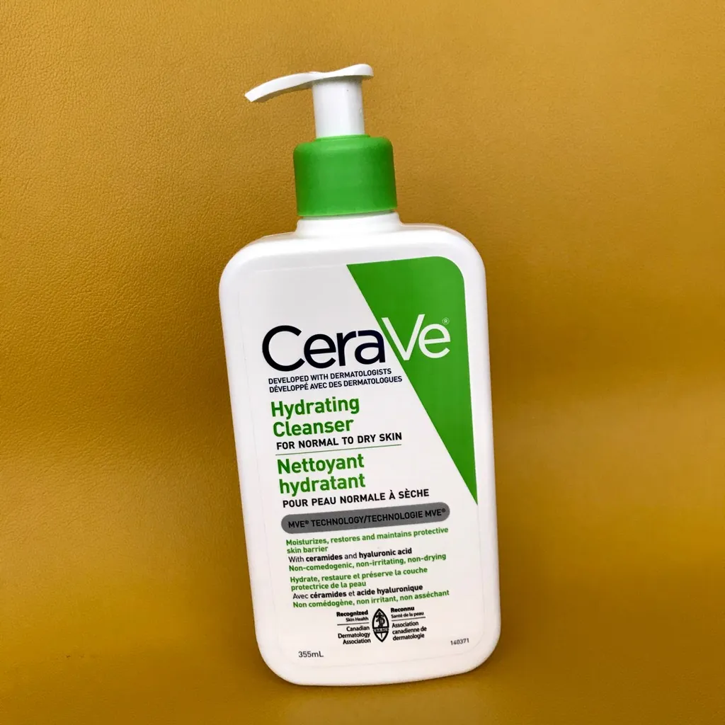 CeraVe Hydrating Cleanser photo 1