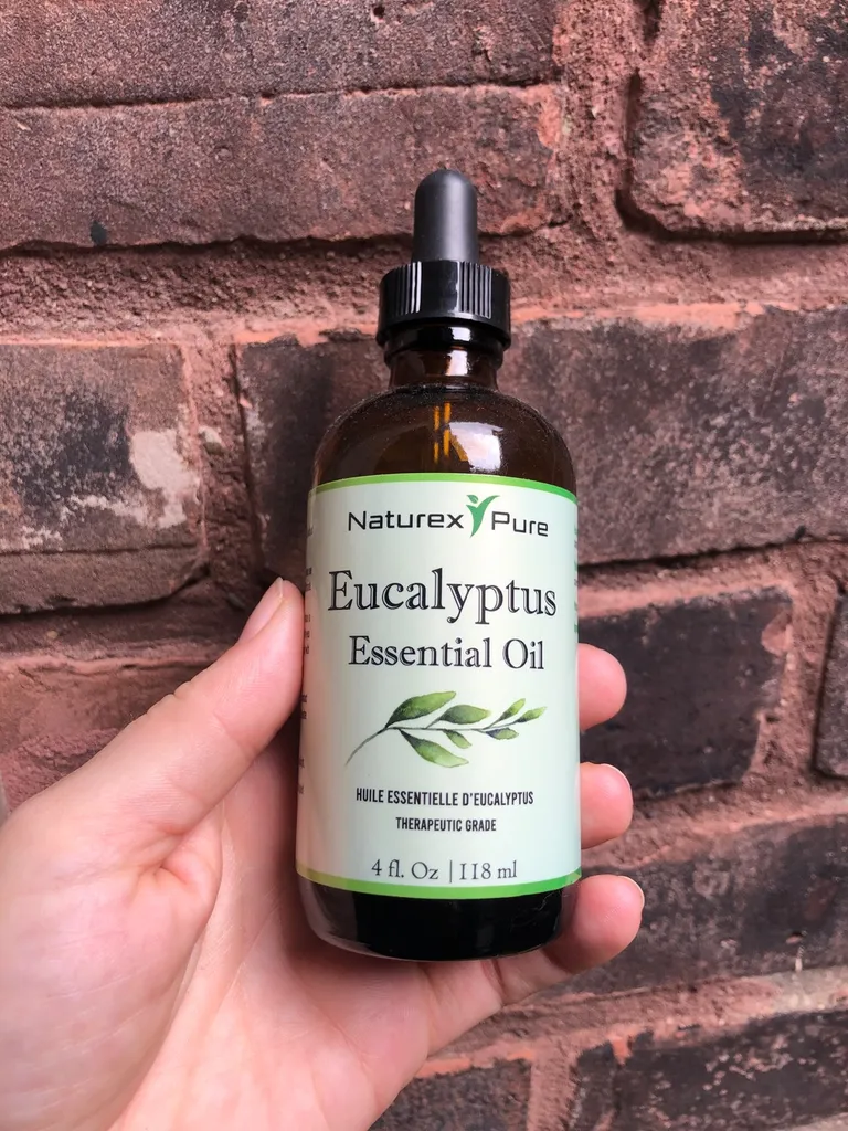 2/3 Full Eucalyptus Essential Oil photo 1