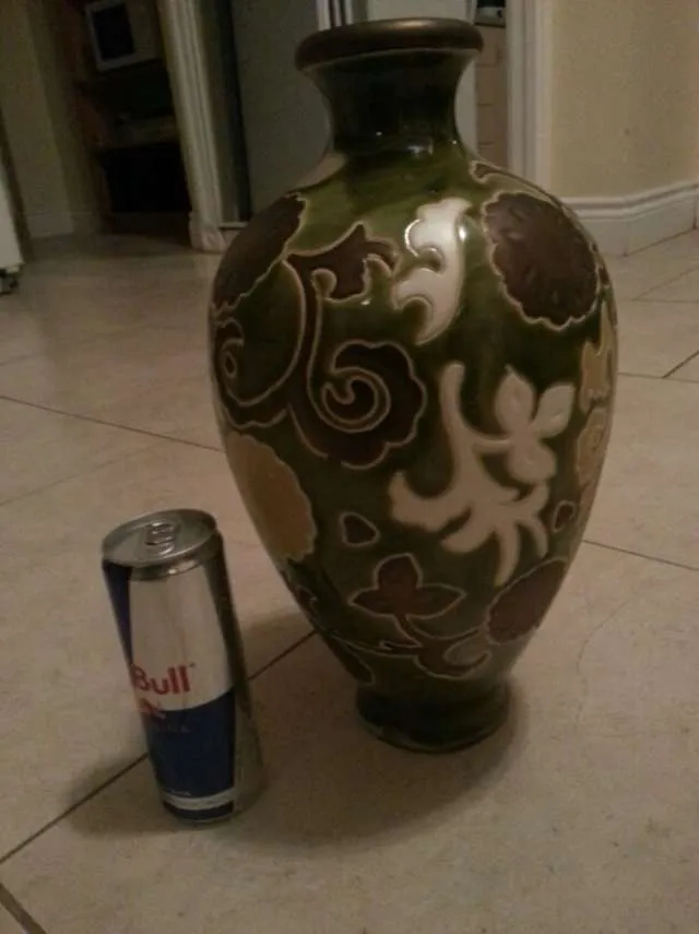 Lovely Large Painted Green Decorative Vase (post pics don't d... photo 1