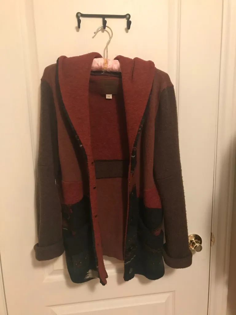 Roots Cardigan photo 1