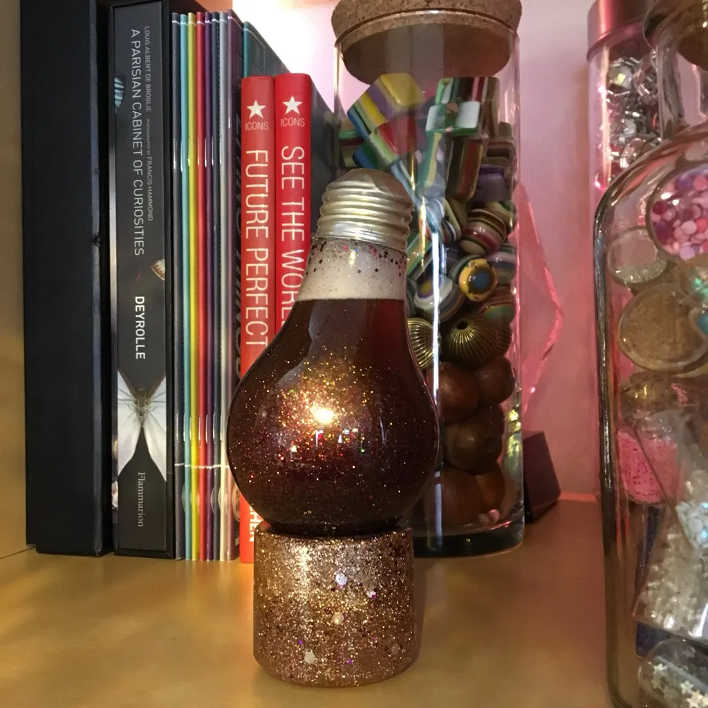 Glitter Bulb With Resin Stand photo 1