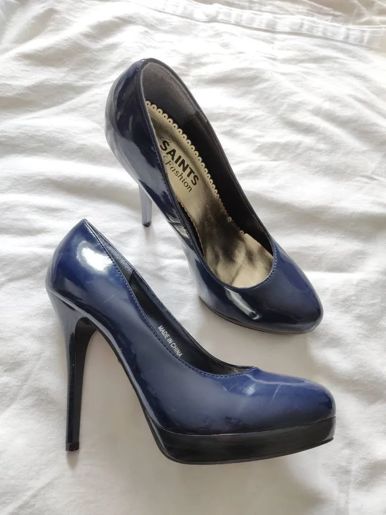 Navy Pumps photo 1
