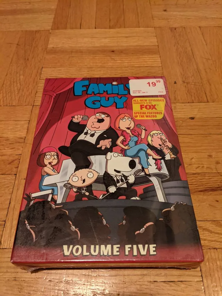 Family Guy Dvd Volume 5 - New photo 1