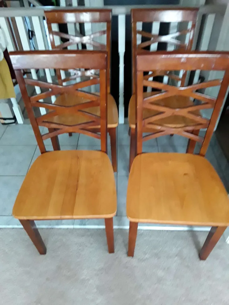 Set Of 4 Wood Chairs. photo 1