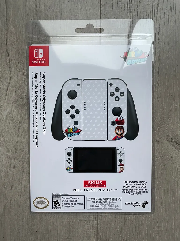 [FREE] Super Mario Nintendo Switch Controller Skin photo 1