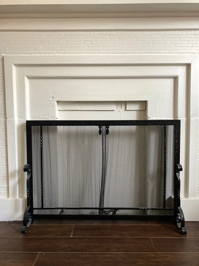 Vintage Iron Fire Curtain photo 1