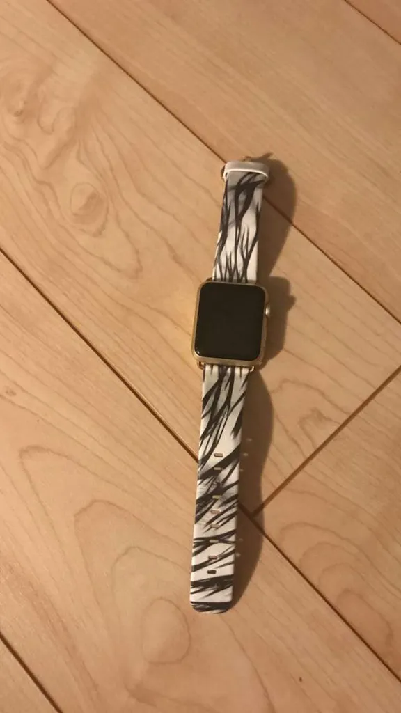 Apple Watch (2015 Model) photo 1