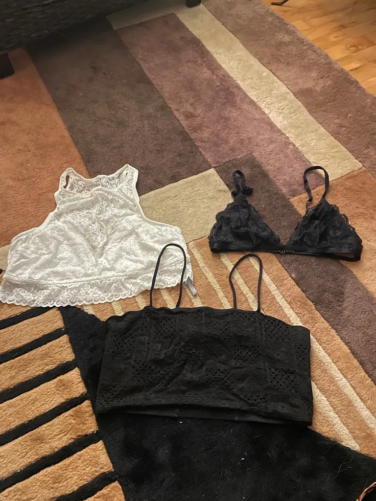 Bralettes Size M photo 1