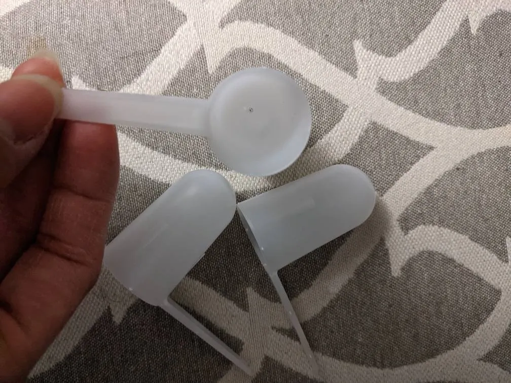 1oz Plastic Scoops photo 1