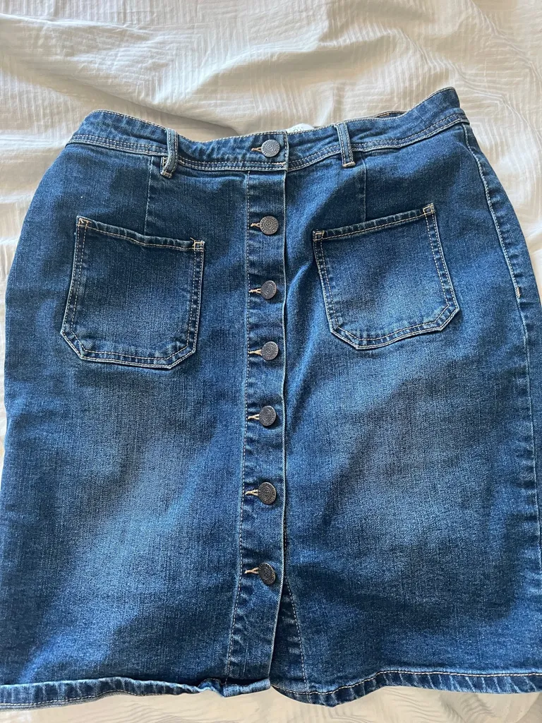 Kenneth Cole Size 4 Jean Skirt photo 1