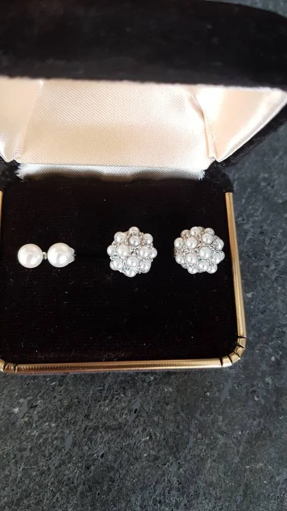 2 Pairs Of Pearl Earrings photo 1