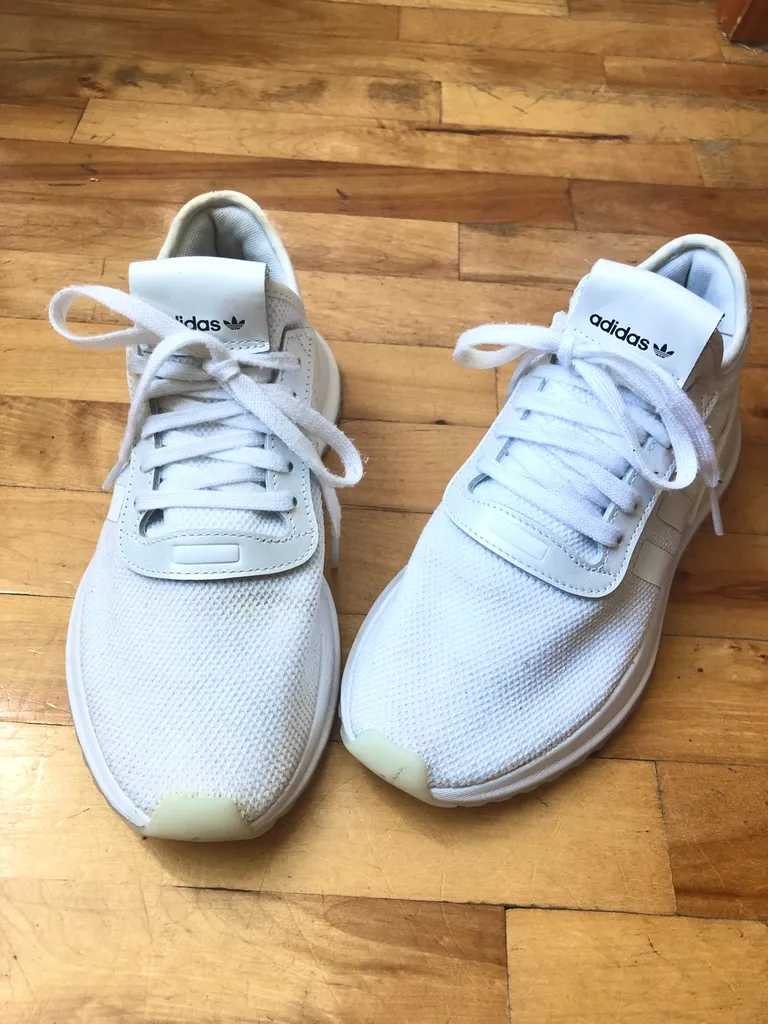 White Sneakers photo 1