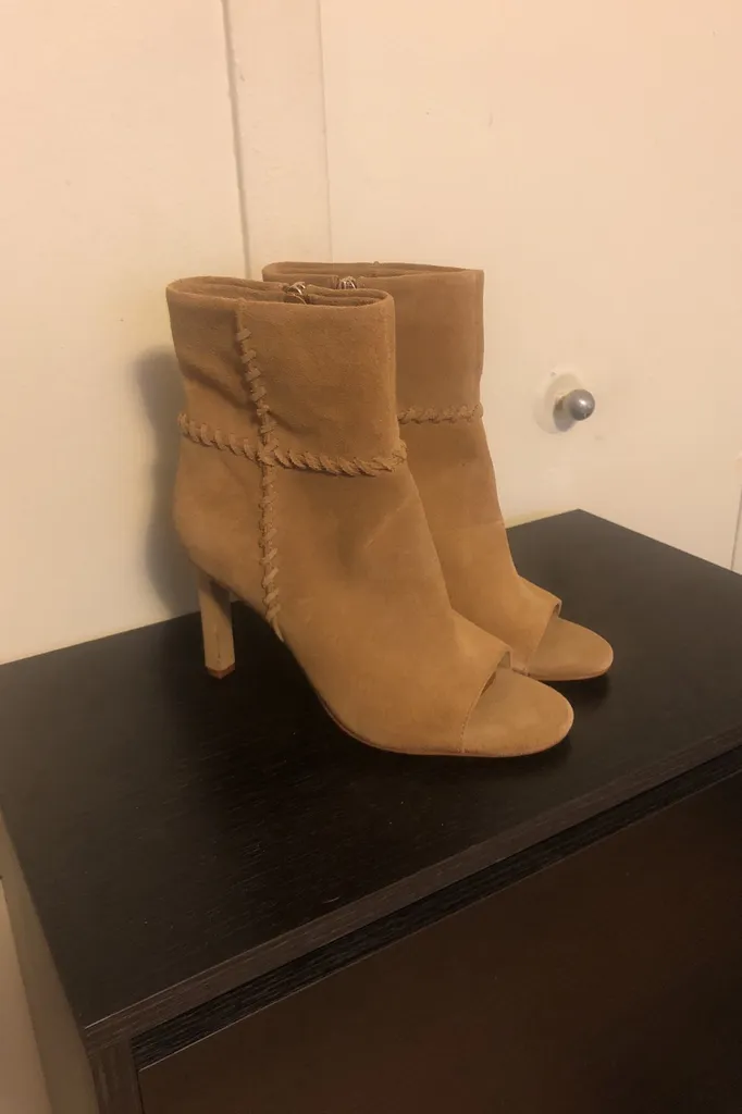 Vince Camuto High Heels photo 1