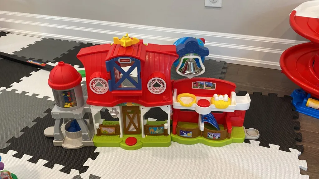 ISO Little People photo 1