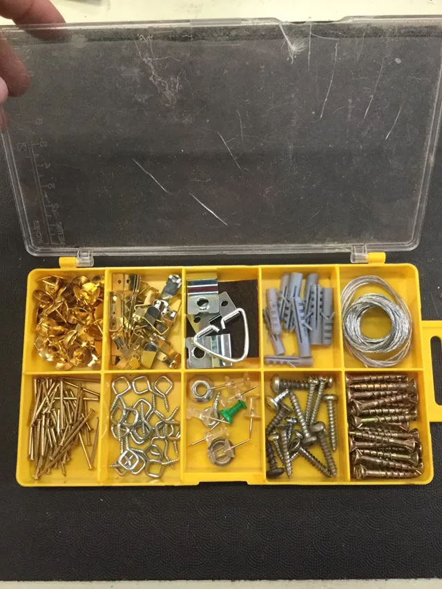 Picture Hanging Kit photo 1