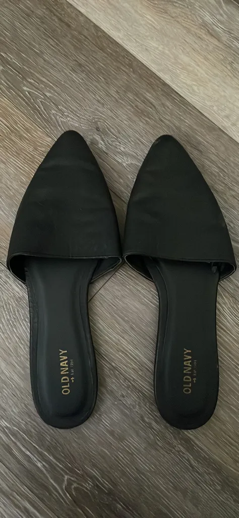 Old Navy Slides Sz 8 photo 1