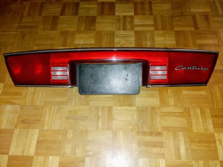 Toyota Century Rear Lights Panel / Assembly USED photo 1