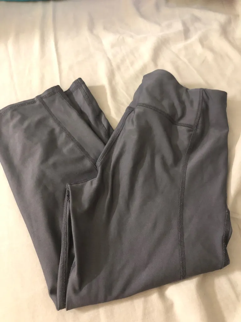 Gap Grey 3/4 Leggings (XS) photo 1