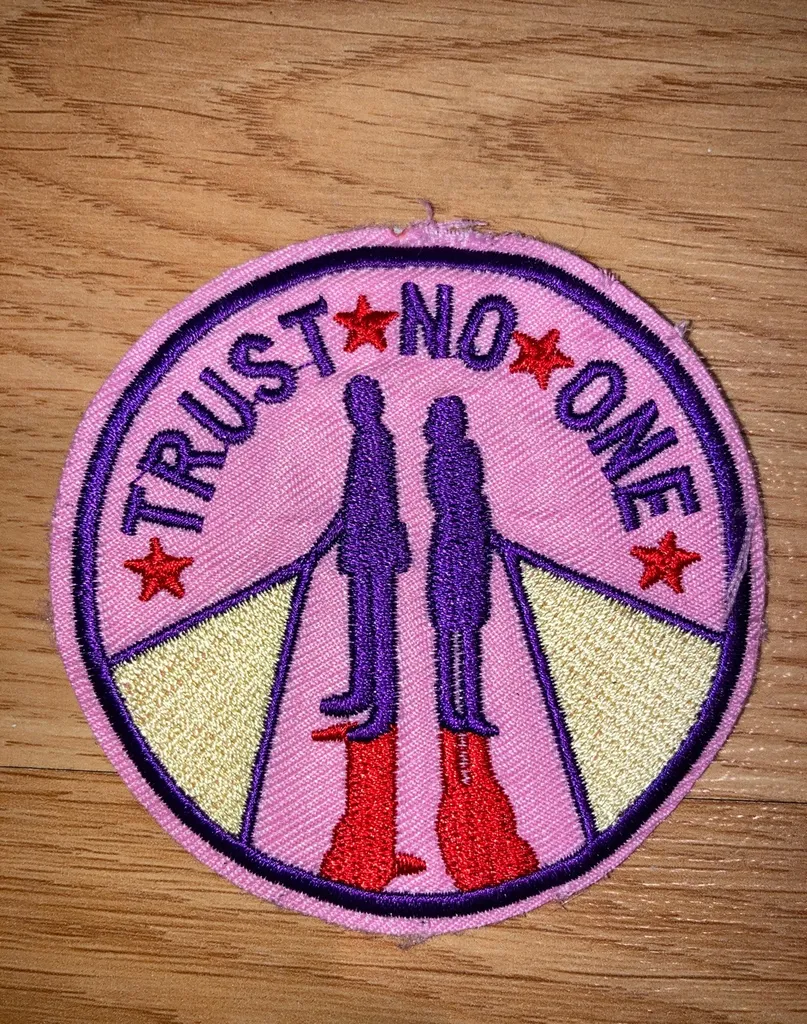 Xfiles “Trust No One” Iron-on Patch photo 1