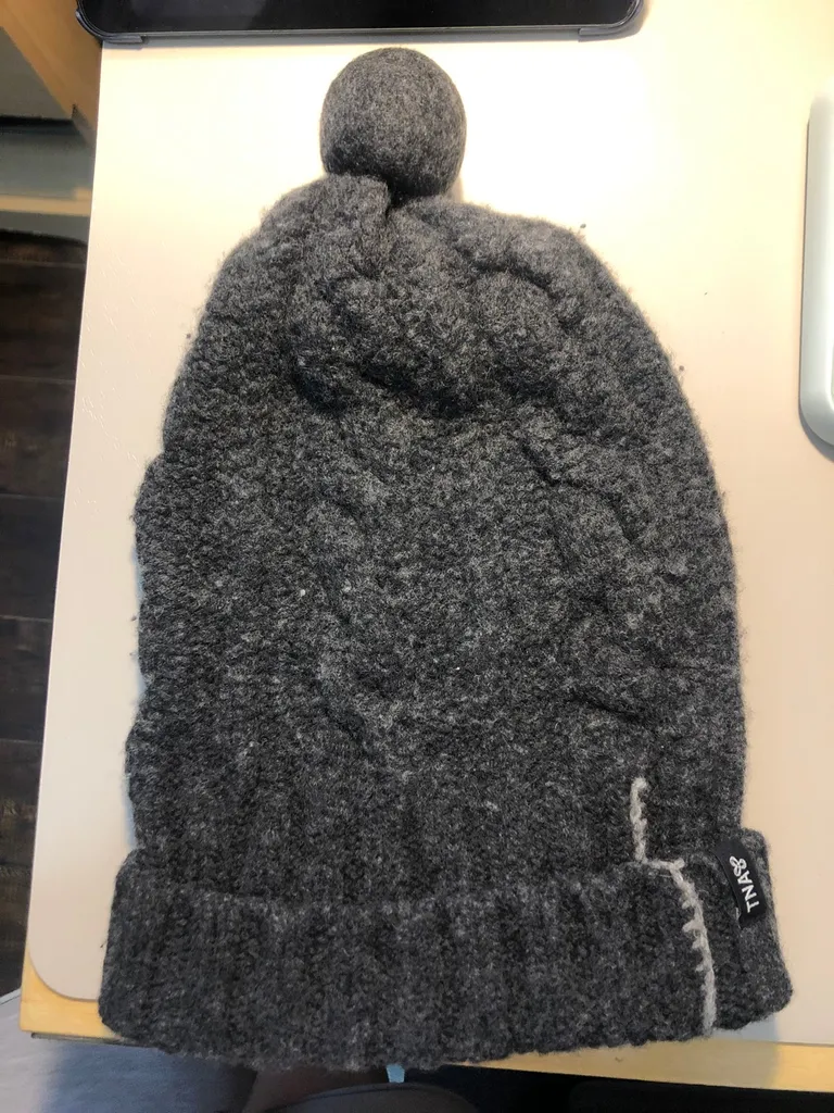 TNA Pompom Toque photo 1