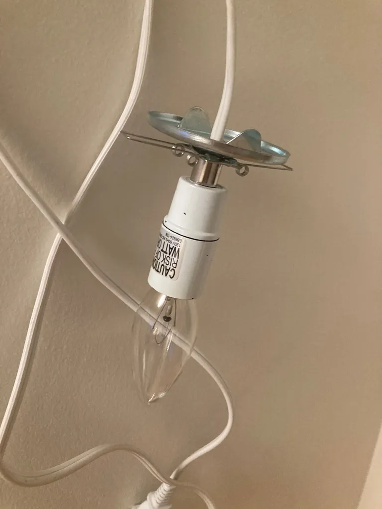 Light Meant For Rock Salt Lamp photo 1