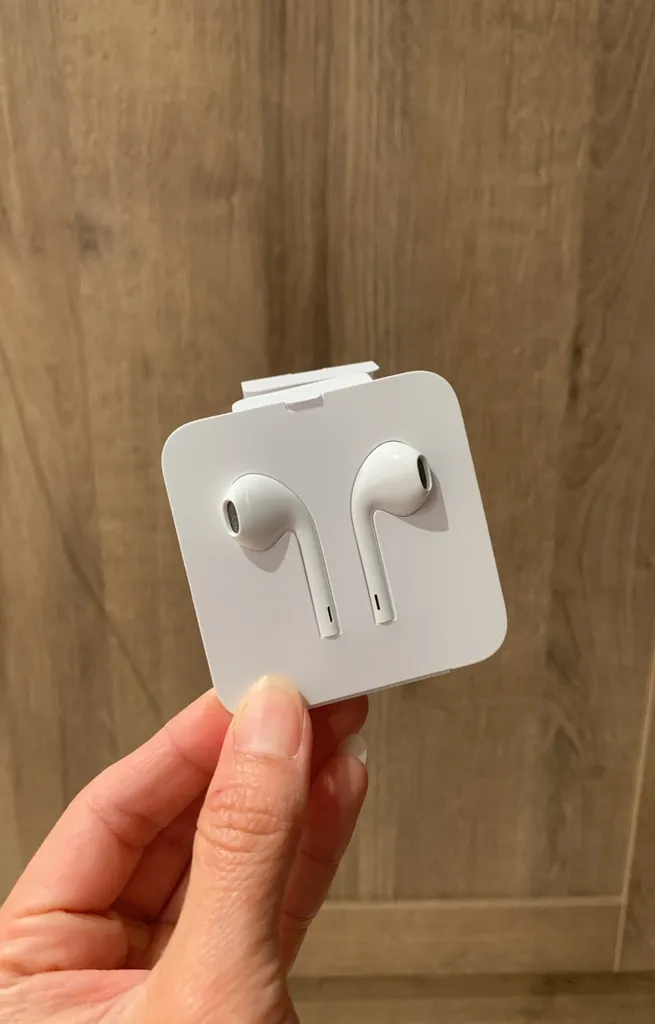 BNIP Apple Wired Headphones photo 1