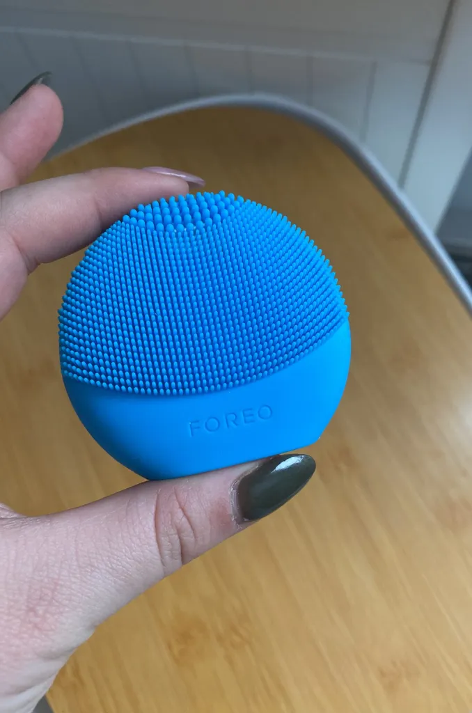 Foreo Skincare Massager photo 1
