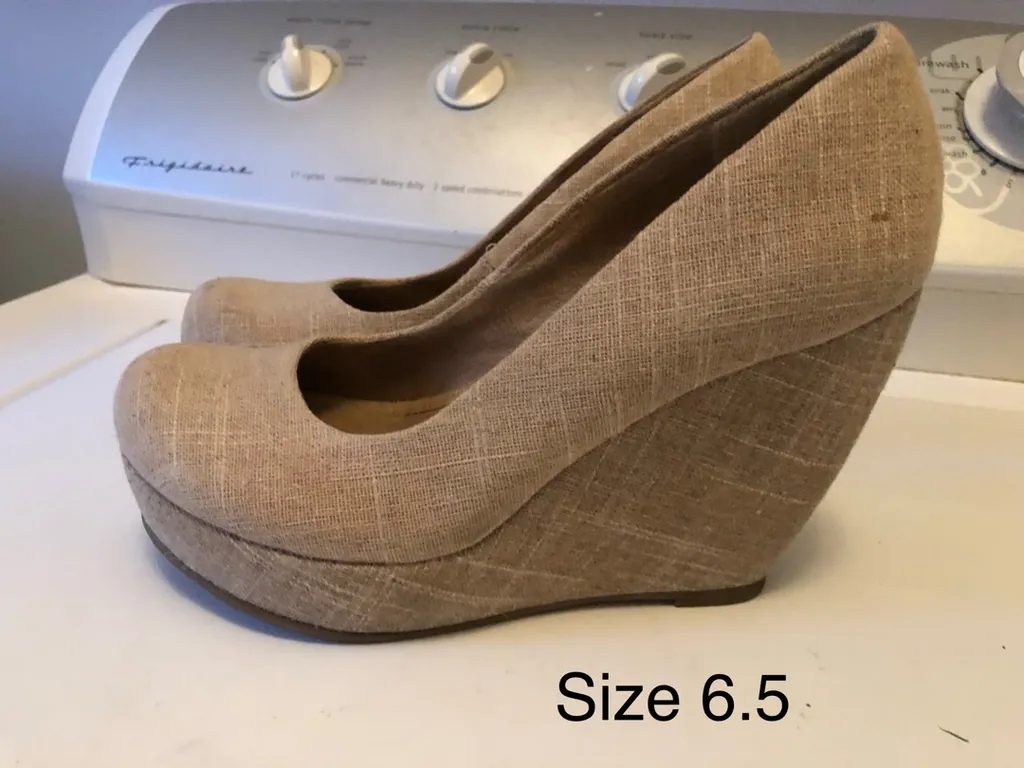 Aldo Beige Wedges size 6.5 photo 1