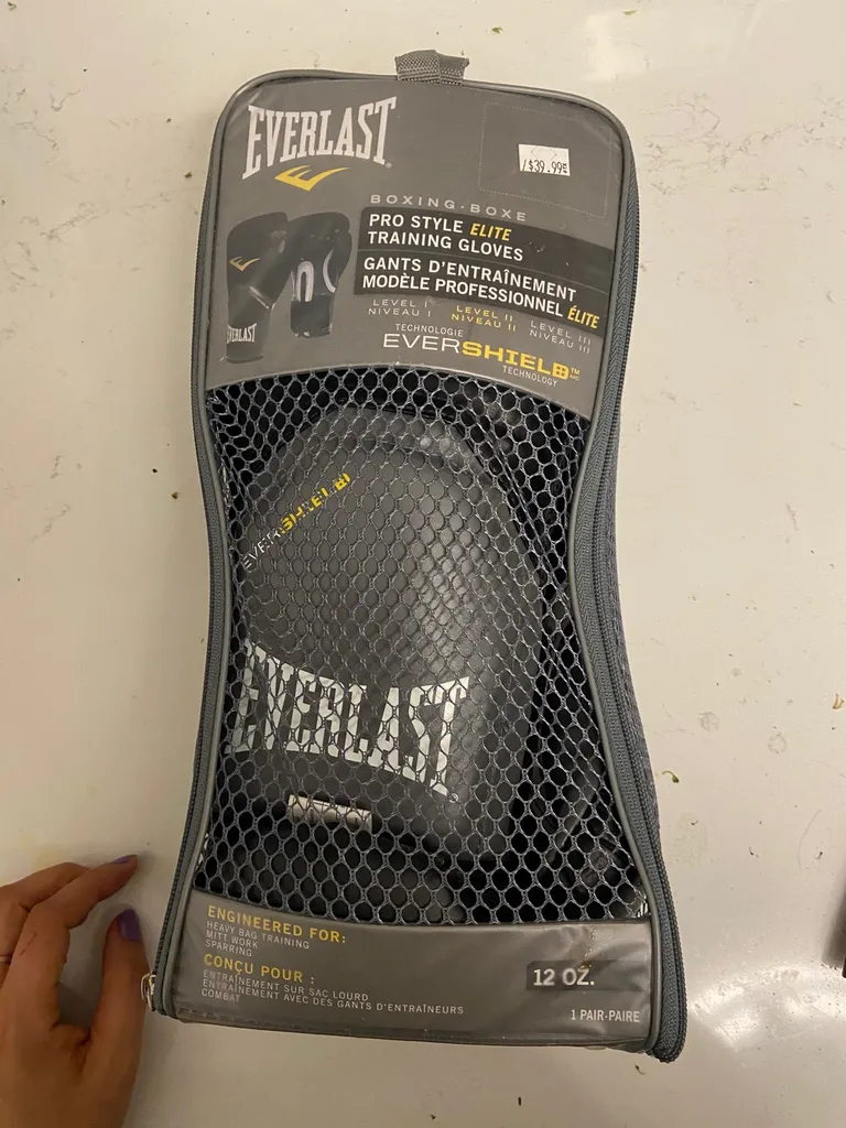 Everlast Boxing Gloves photo 1