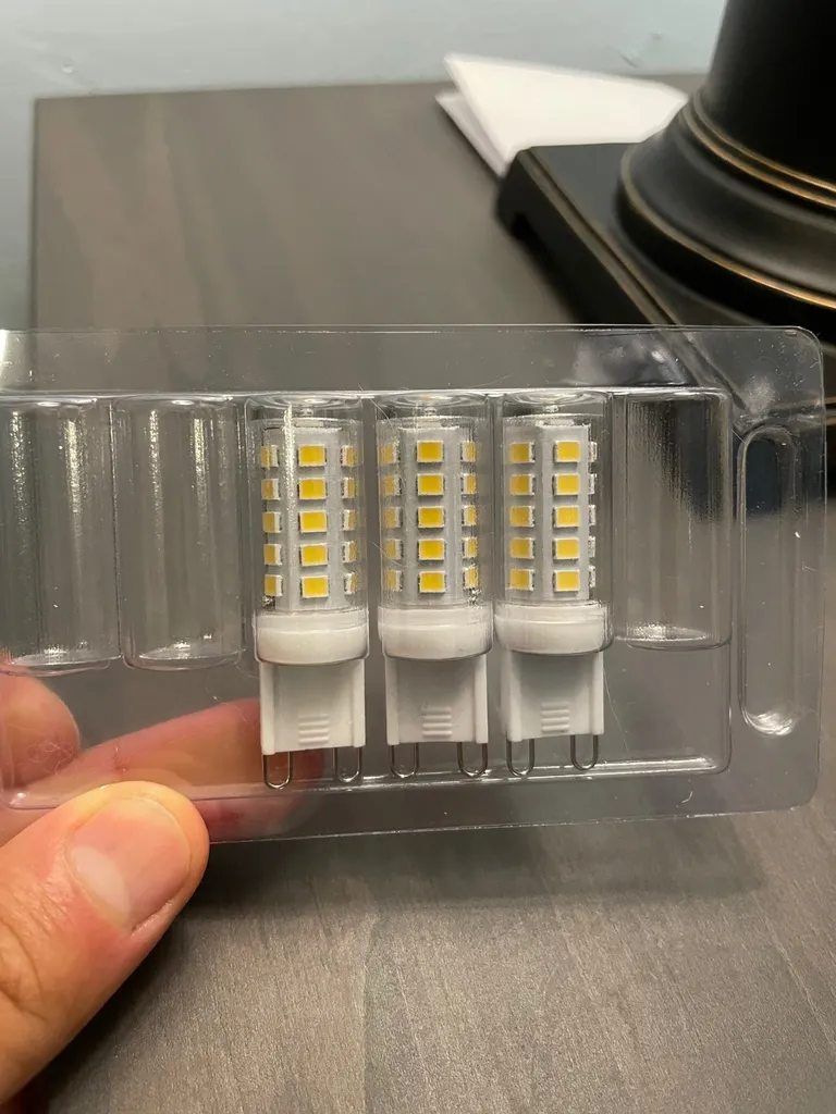 G9 LED Lightbulb For Chandeliers photo 1