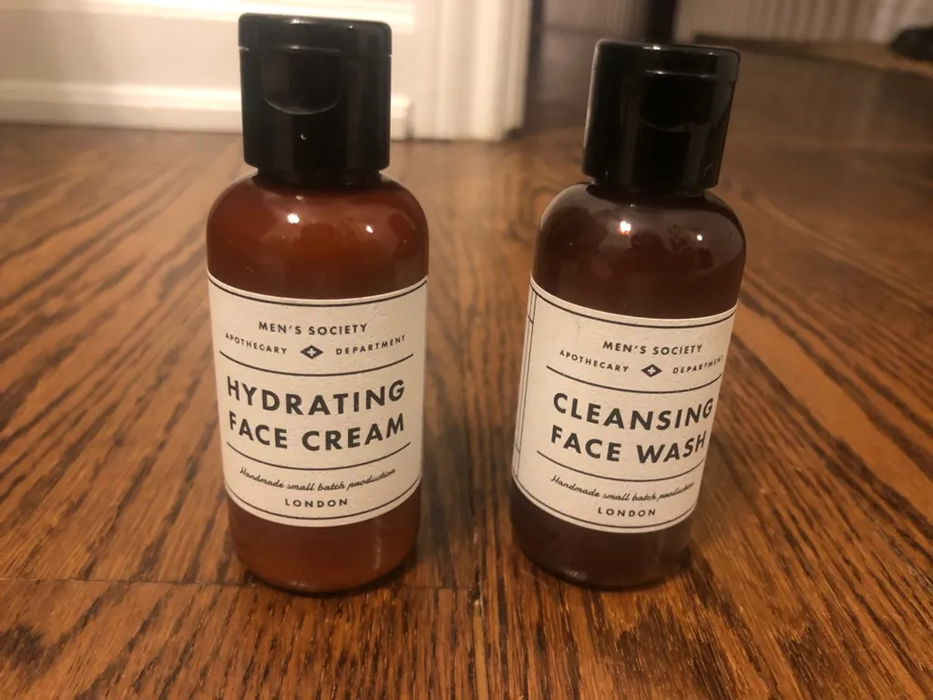 Travel Size Face Wash / Face Cream photo 1