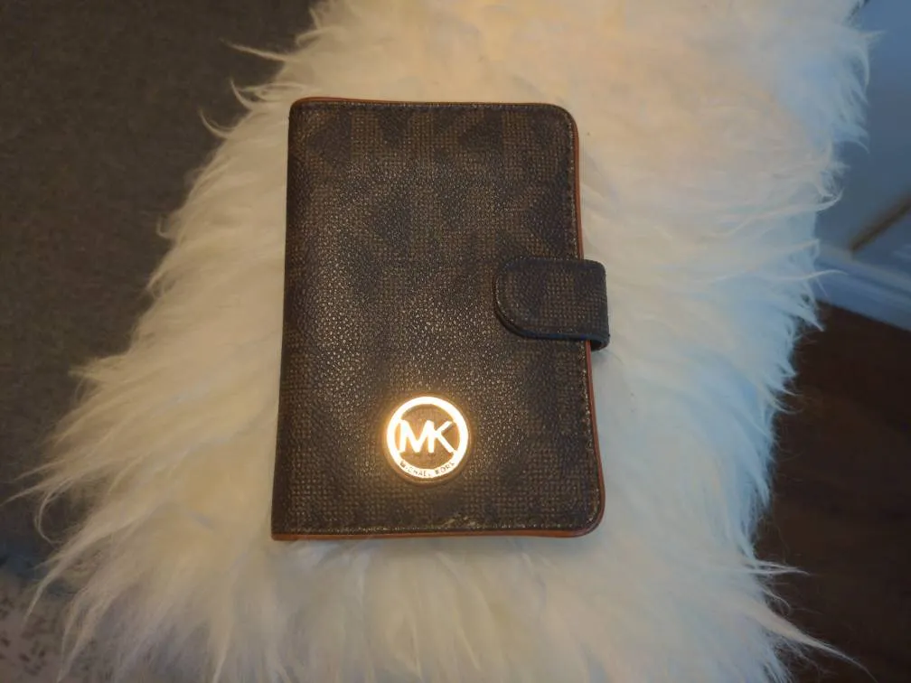 Michael Kors Wallet photo 1