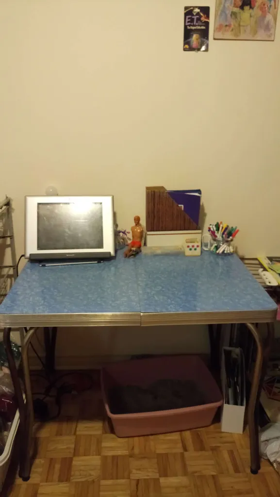 Retro formica kitchen table photo 1