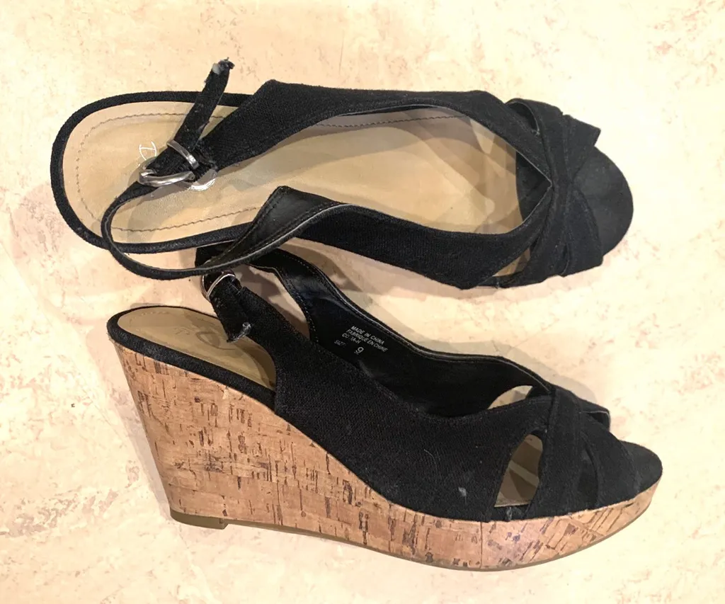 Size 9 Wedge Sandals photo 1