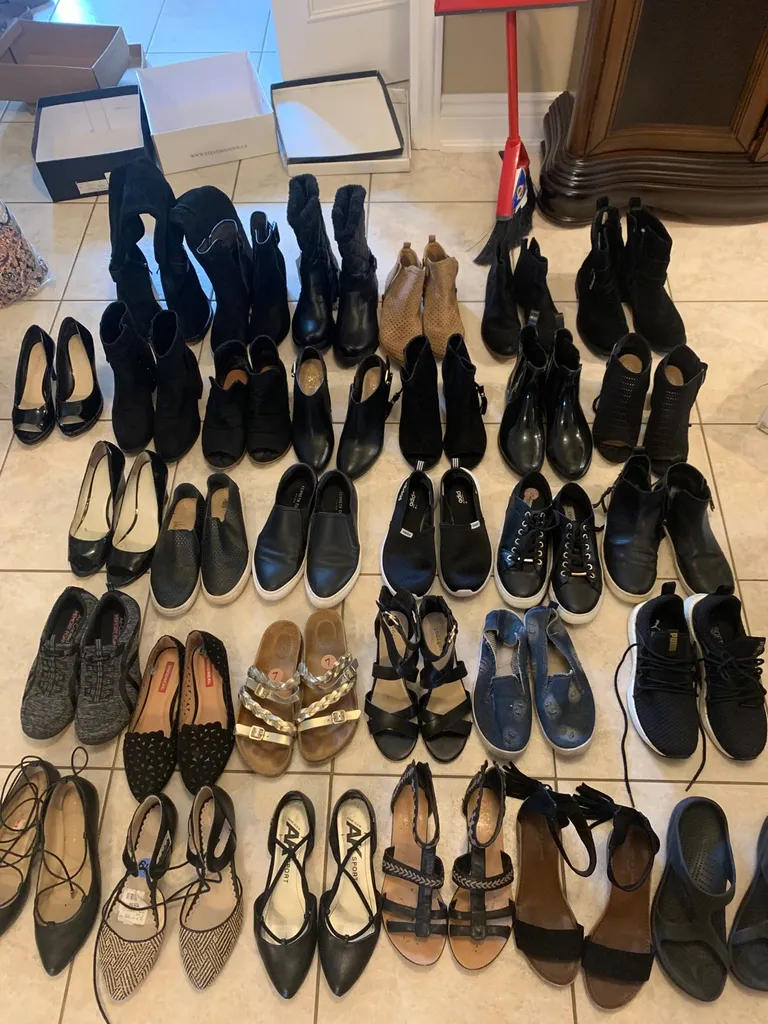 31 pairs of Shoes photo 1