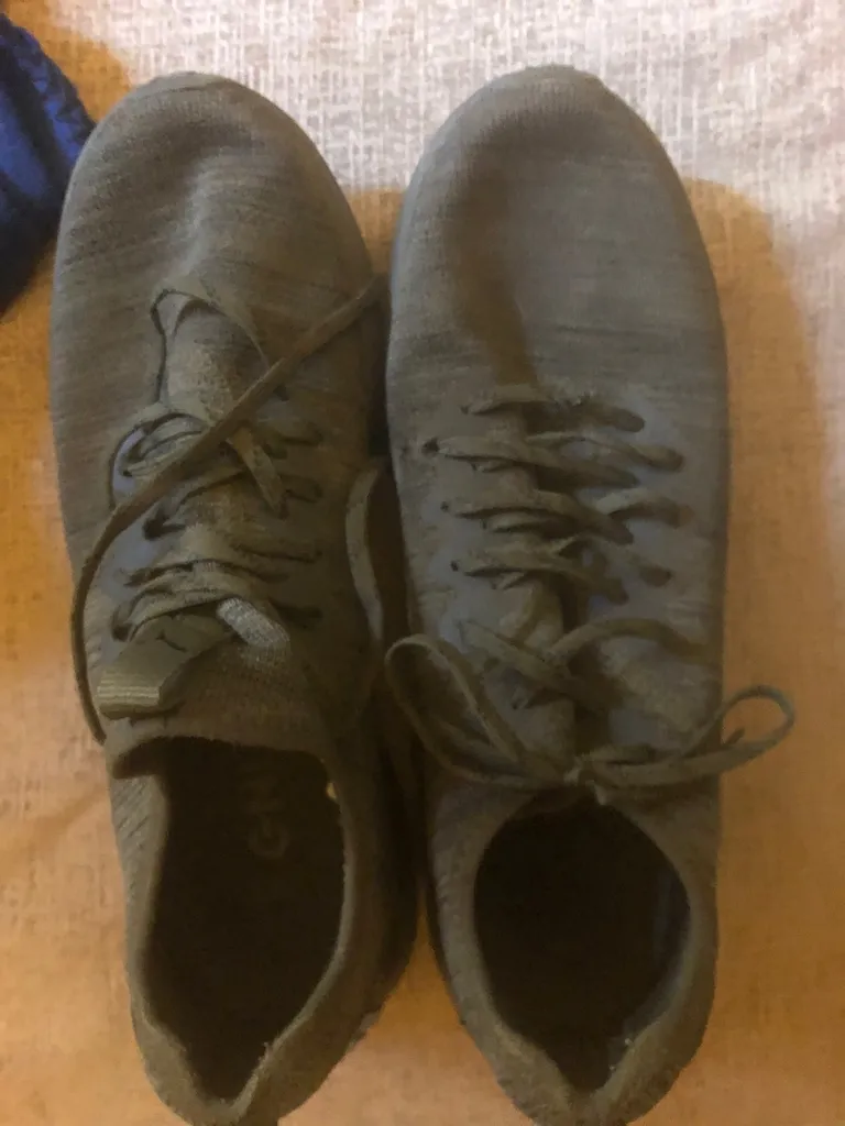 Men’s size 12 puma sneakers photo 1