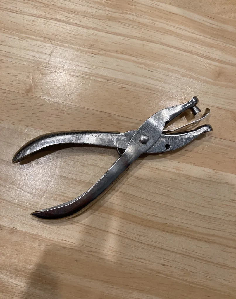 Free With Trade - One Hole Hole Puncher photo 1