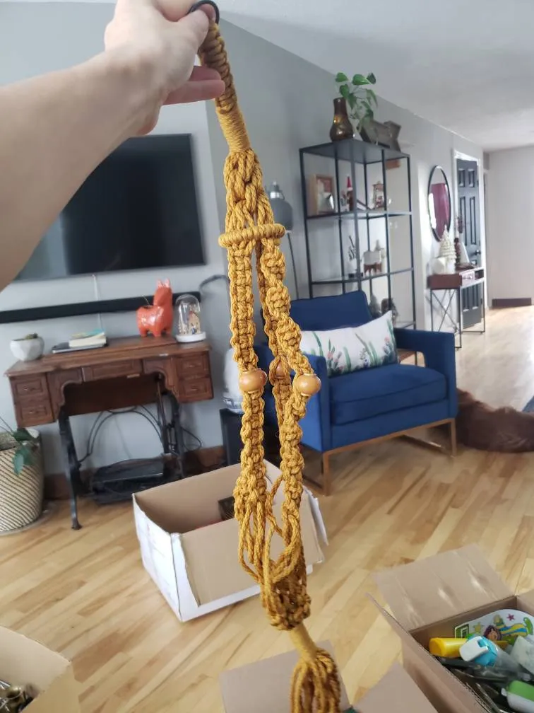 Macrame plant Holder photo 1