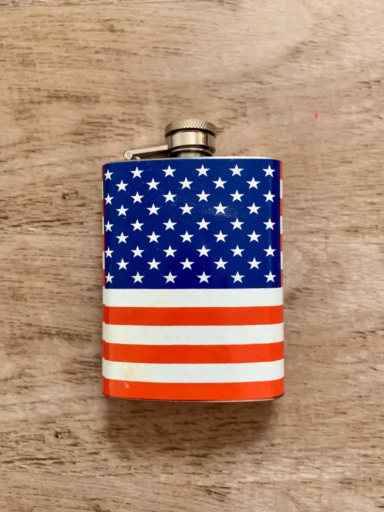 Flask Printed With American Flag photo 1