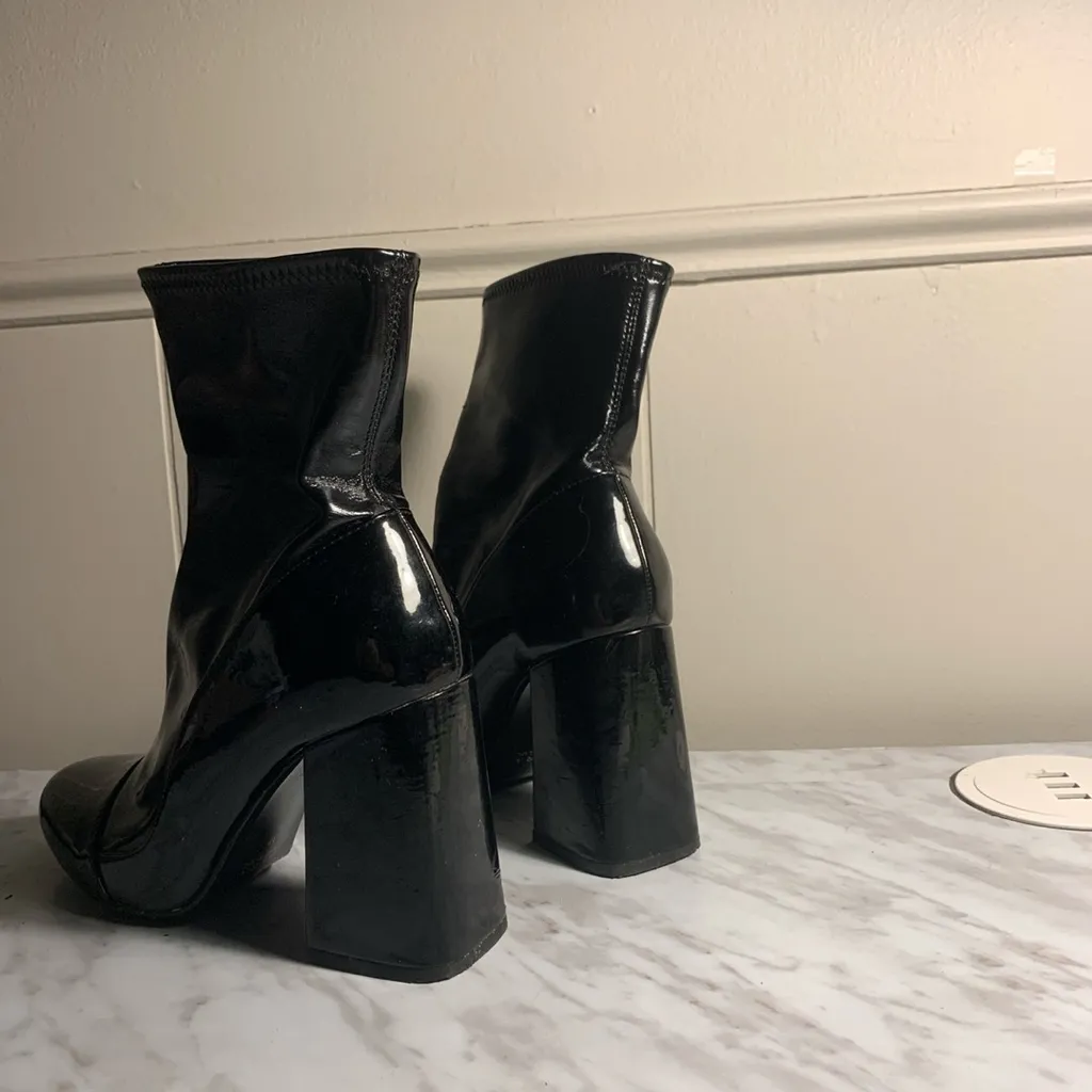 Super Cute Black Booties photo 1