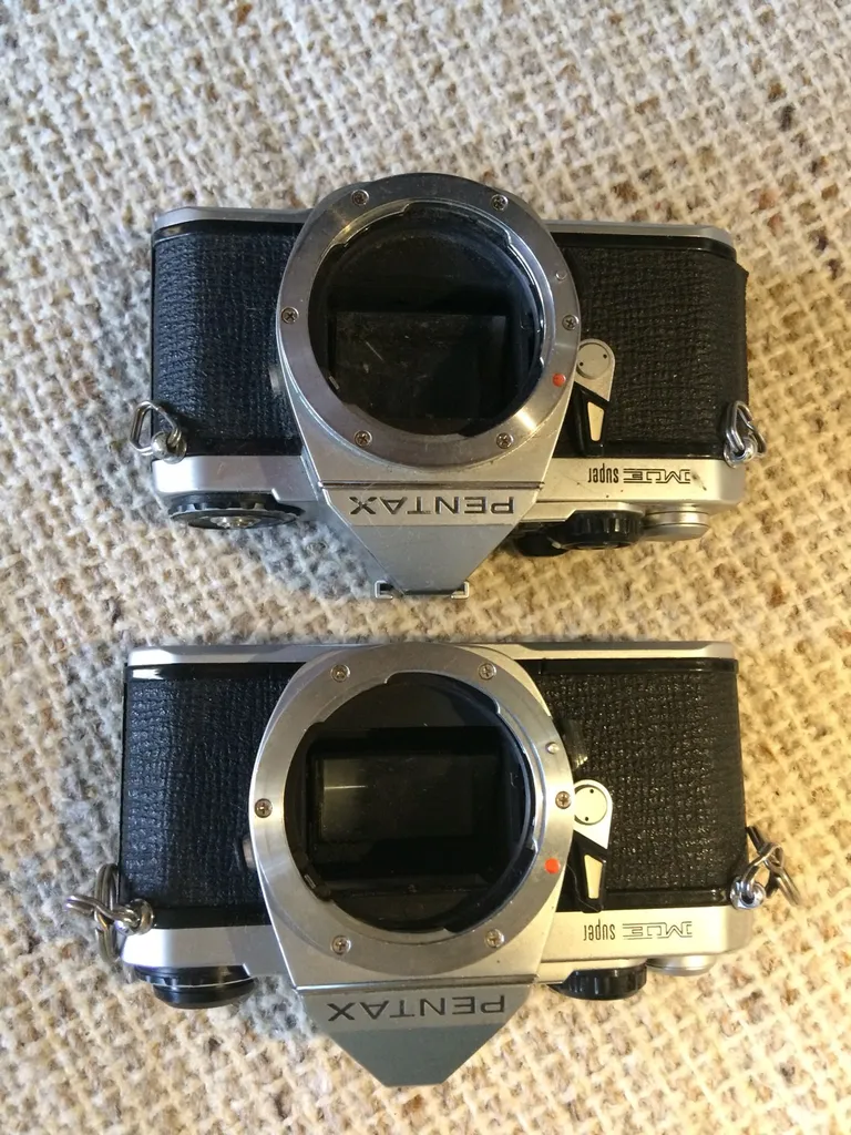 2x Pentax Film Cameras photo 1