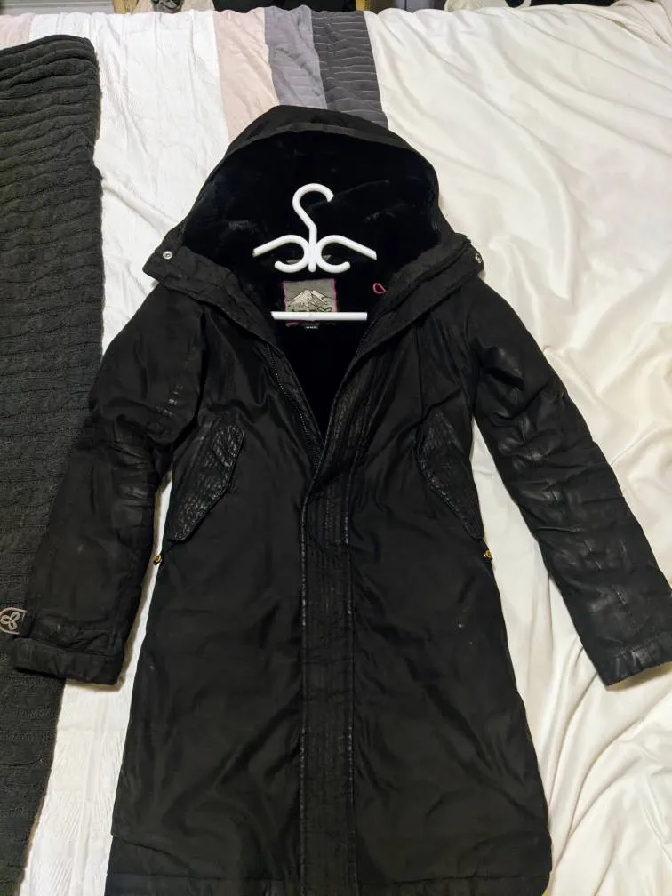 Black Aritzia TNA Black Magic Parka XXS photo 1