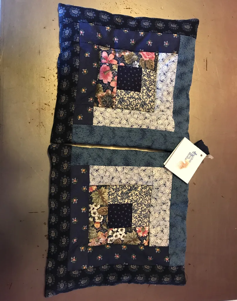 BNWT Quilted Pot Holders photo 1