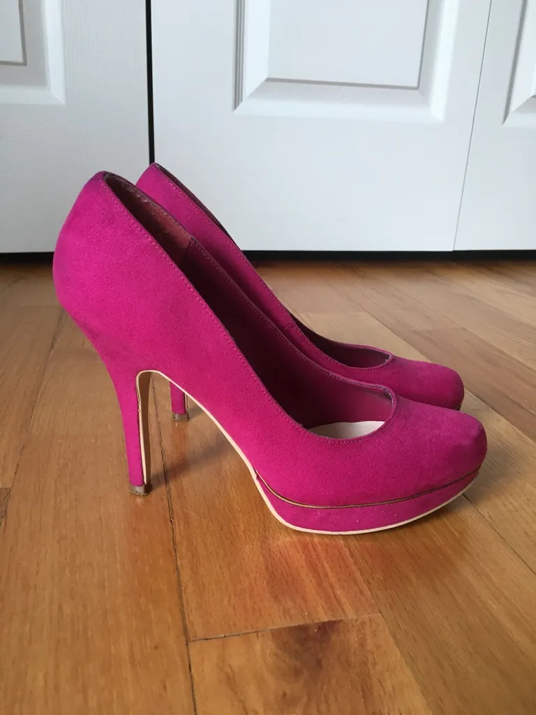 Fuschia Heels photo 1