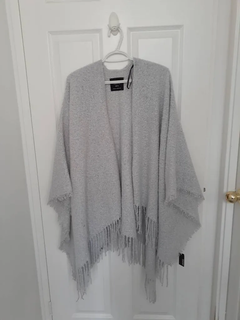 Grey Shawl photo 1