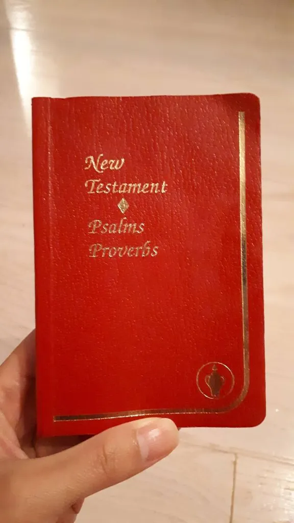 Small New Testament photo 1